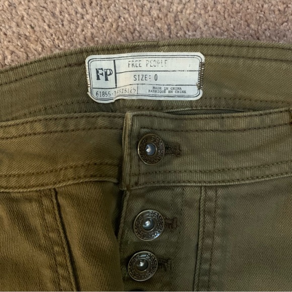 free people Mountaineer Destroyed Jeans . - Picture 9 of 11